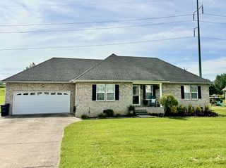 348 Drivers Ln, Gallatin, TN 37066