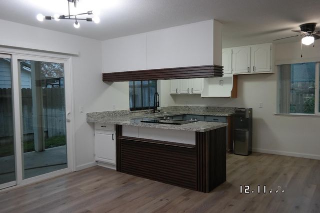 7613 Valley Wood Dr, Sacramento, CA 95828