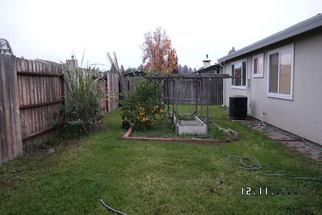 7613 Valley Wood Dr, Sacramento, CA 95828