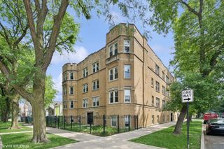 4103 N Lawndale Avenue 202, Chicago, IL 60618