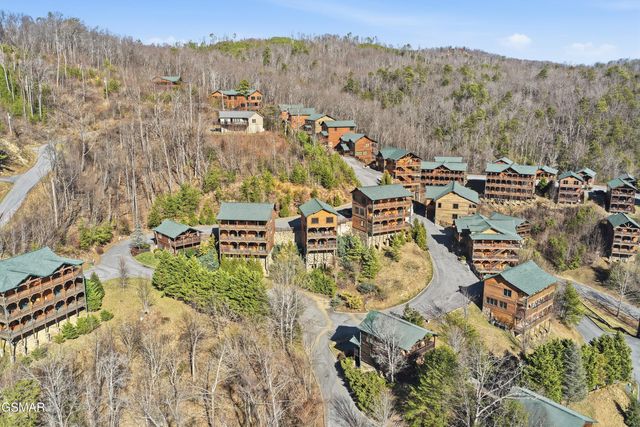 768 Mountain Stream Way, Gatlinburg, TN 37738