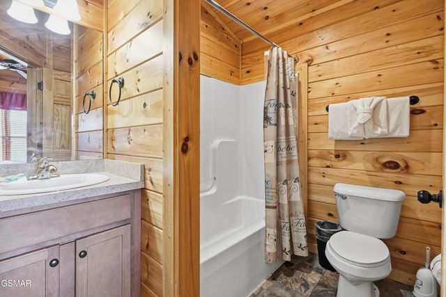 768 Mountain Stream Way, Gatlinburg, TN 37738