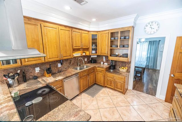5013 Roland Rd, Pace, FL 32571