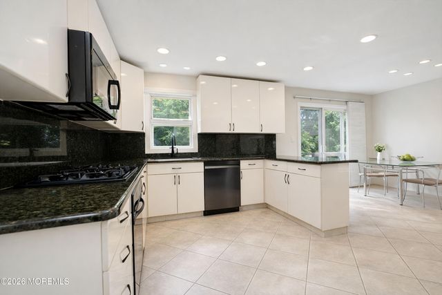 11 Buffalo, East Brunswick, NJ 08816