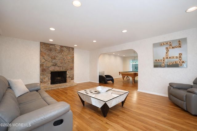 11 Buffalo, East Brunswick, NJ 08816