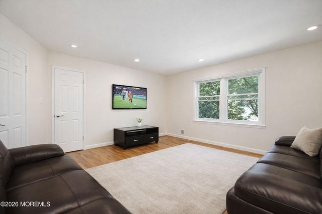 11 Buffalo, East Brunswick, NJ 08816