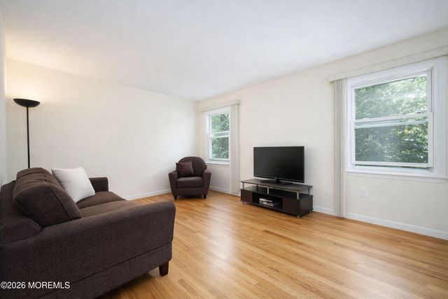 11 Buffalo, East Brunswick, NJ 08816