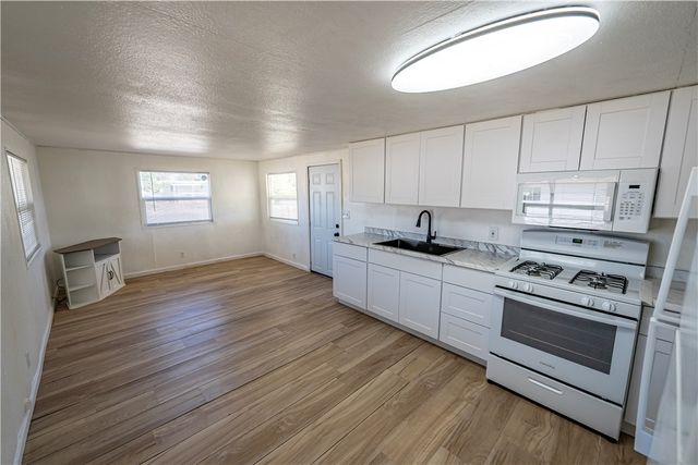 3260 E Leroy Avenue, Kingman, AZ 86409