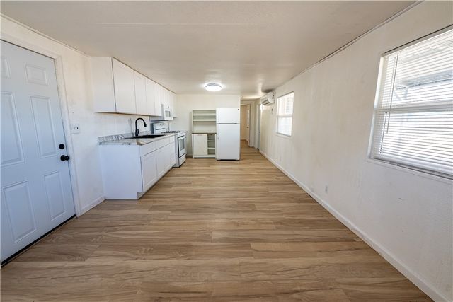 3260 E Leroy Avenue, Kingman, AZ 86409