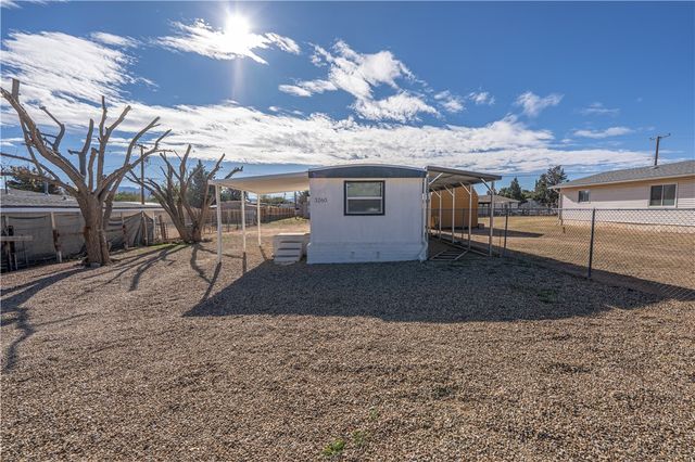 3260 E Leroy Avenue, Kingman, AZ 86409