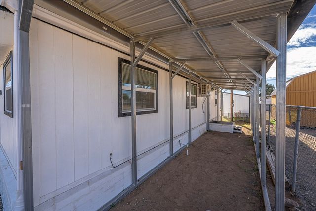 3260 E Leroy Avenue, Kingman, AZ 86409