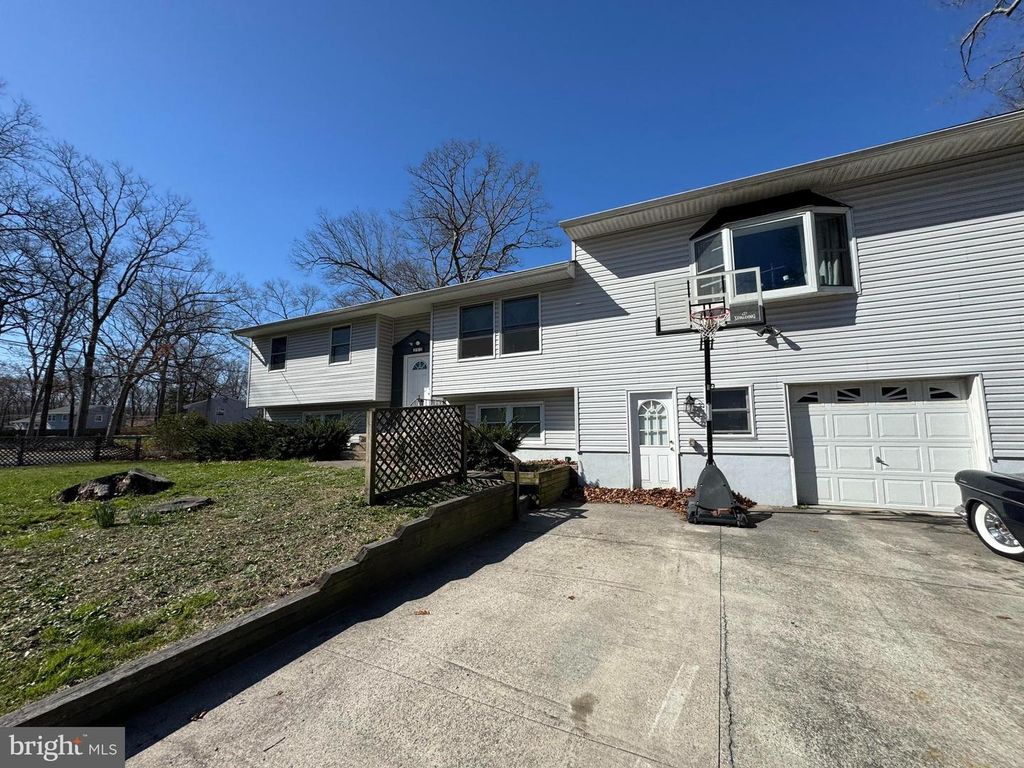 252 TERRY LN, Egg Harbor City, NJ 08215