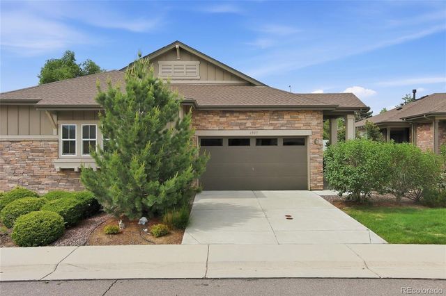 6907 W Jewell Drive, Lakewood, CO 80227