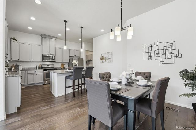 6907 W Jewell Drive, Lakewood, CO 80227
