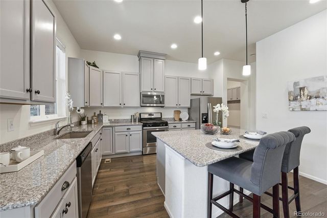 6907 W Jewell Drive, Lakewood, CO 80227