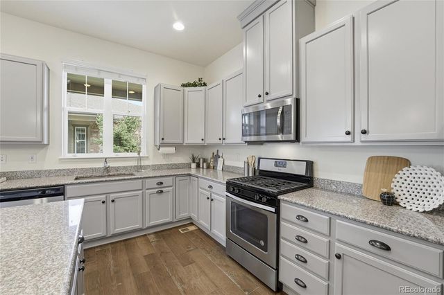 6907 W Jewell Drive, Lakewood, CO 80227