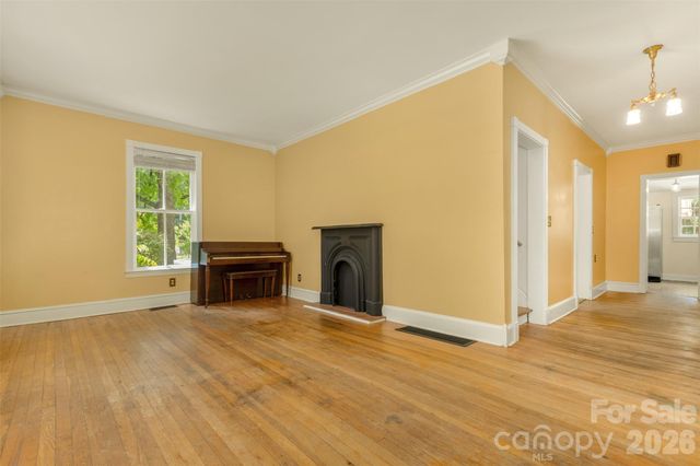 100 Cannon Drive, Hendersonville, NC 28792