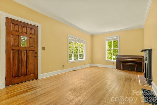 100 Cannon Drive, Hendersonville, NC 28792