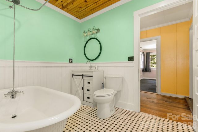 100 Cannon Drive, Hendersonville, NC 28792