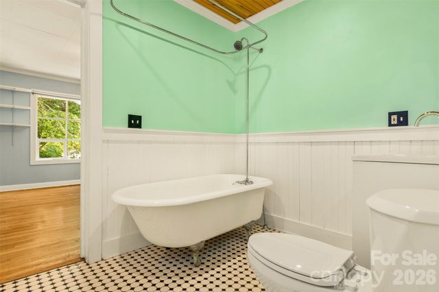 100 Cannon Drive, Hendersonville, NC 28792