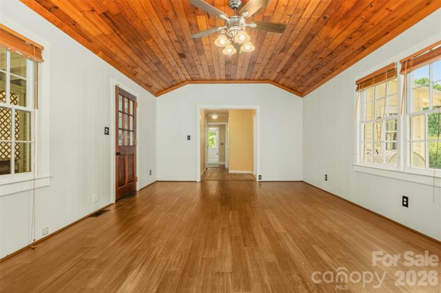 100 Cannon Drive, Hendersonville, NC 28792
