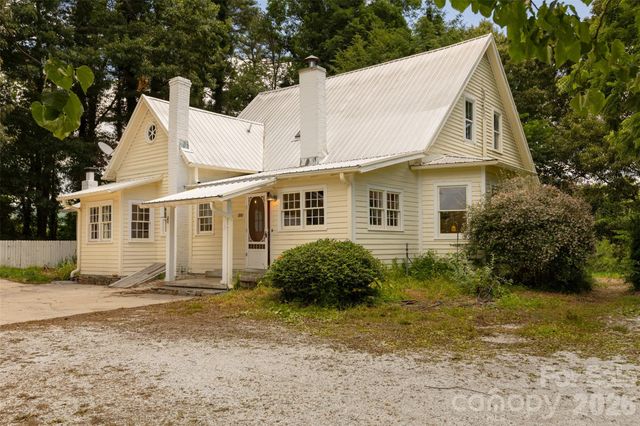 100 Cannon Drive, Hendersonville, NC 28792