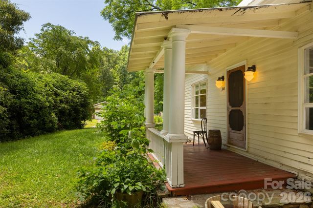 100 Cannon Drive, Hendersonville, NC 28792