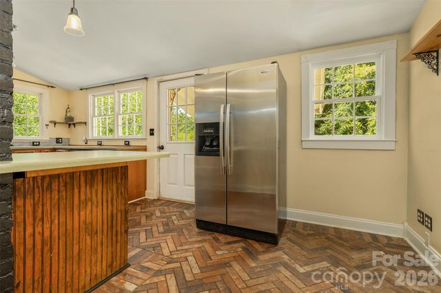 100 Cannon Drive, Hendersonville, NC 28792