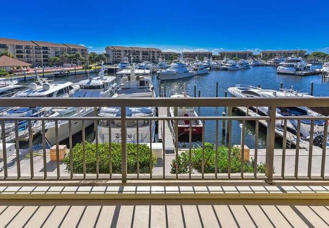 2601 Marina Isle Way 303, Jupiter, FL 33477