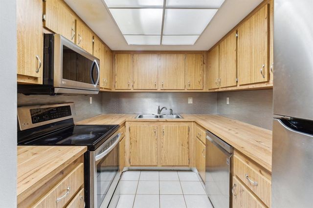 6463 La Costa Drive 201, Boca Raton, FL 33433
