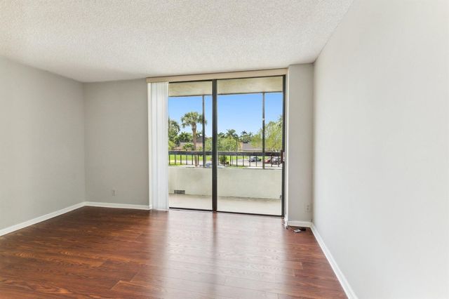 6463 La Costa Drive 201, Boca Raton, FL 33433