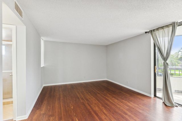 6463 La Costa Drive 201, Boca Raton, FL 33433