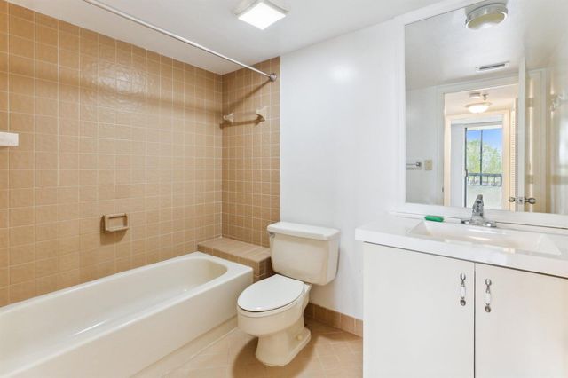 6463 La Costa Drive 201, Boca Raton, FL 33433