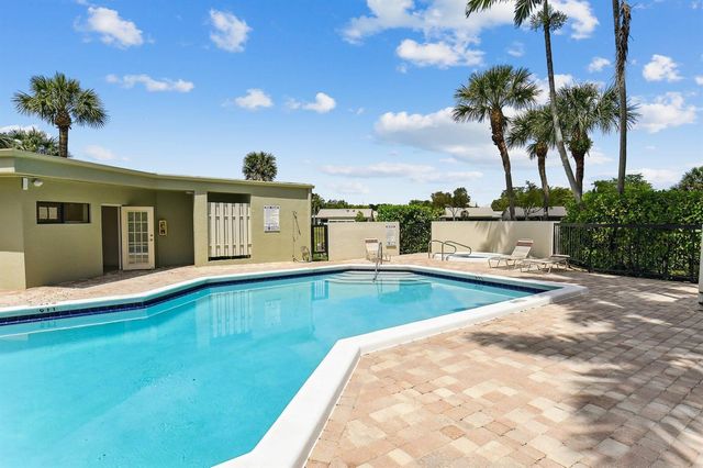 6463 La Costa Drive 201, Boca Raton, FL 33433