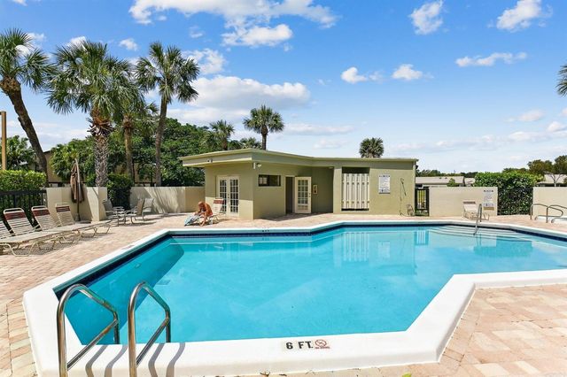 6463 La Costa Drive 201, Boca Raton, FL 33433