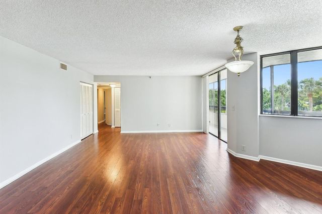 6463 La Costa Drive 201, Boca Raton, FL 33433