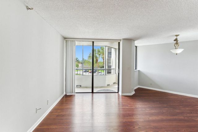 6463 La Costa Drive 201, Boca Raton, FL 33433