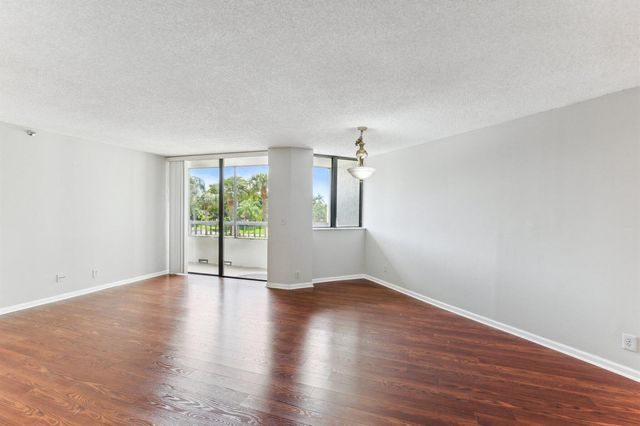 6463 La Costa Drive 201, Boca Raton, FL 33433