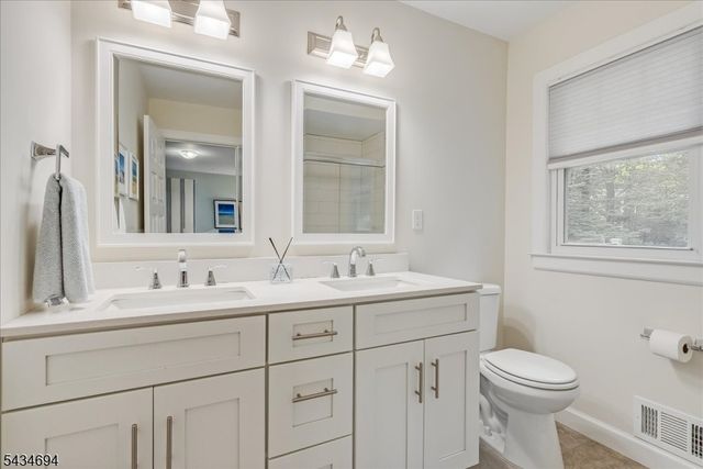 5 Persimmon Way, Springfield Twp., NJ 07081