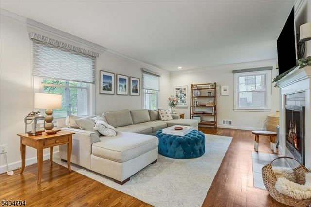 5 Persimmon Way, Springfield Twp., NJ 07081