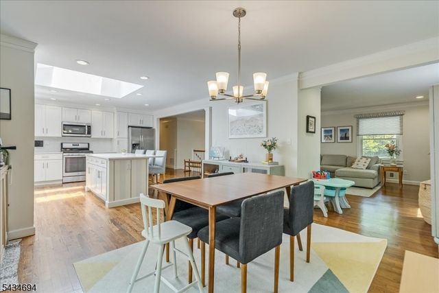 5 Persimmon Way, Springfield Twp., NJ 07081