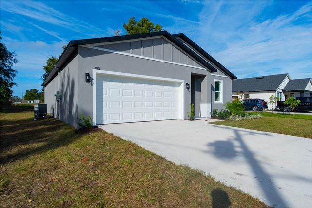 903 N NEW HAMPSHIRE AVENUE, Tavares, FL 32778
