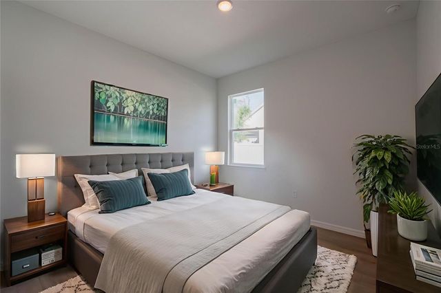 903 N NEW HAMPSHIRE AVENUE, Tavares, FL 32778