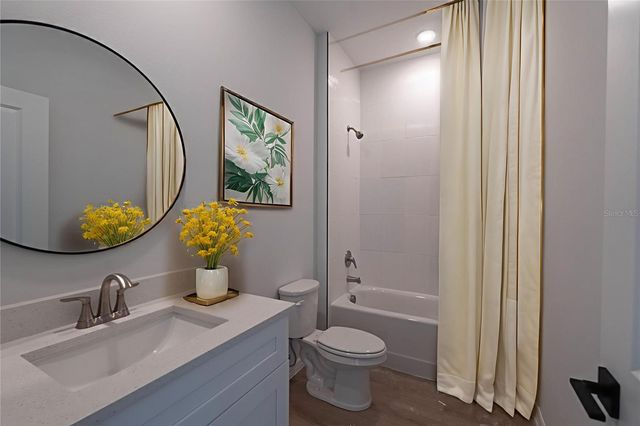 903 N NEW HAMPSHIRE AVENUE, Tavares, FL 32778