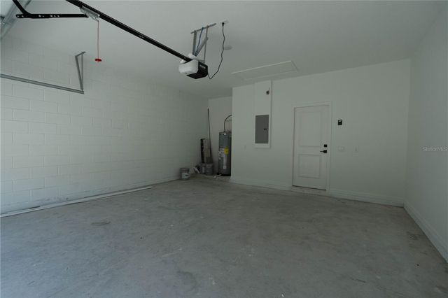 903 N NEW HAMPSHIRE AVENUE, Tavares, FL 32778