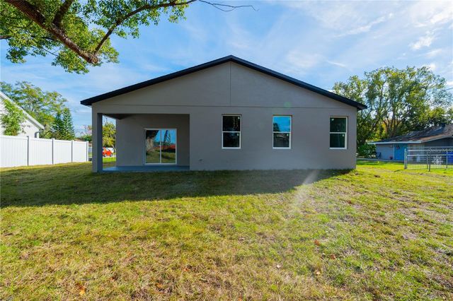 903 N NEW HAMPSHIRE AVENUE, Tavares, FL 32778