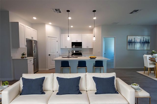 903 N NEW HAMPSHIRE AVENUE, Tavares, FL 32778