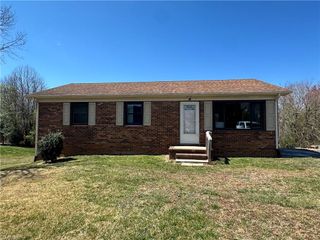156 Shamrock Avenue, Mount Airy, NC 27030