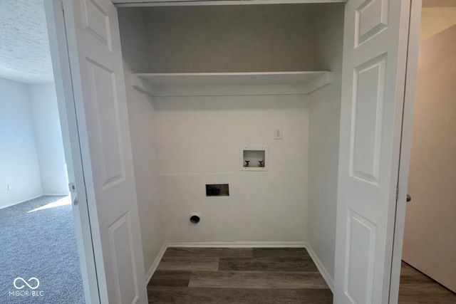 2872 Two Worlds Drive, Columbus, IN 47201