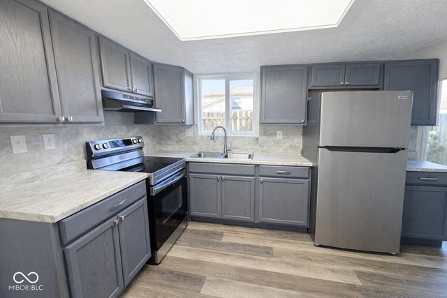 2872 Two Worlds Drive, Columbus, IN 47201